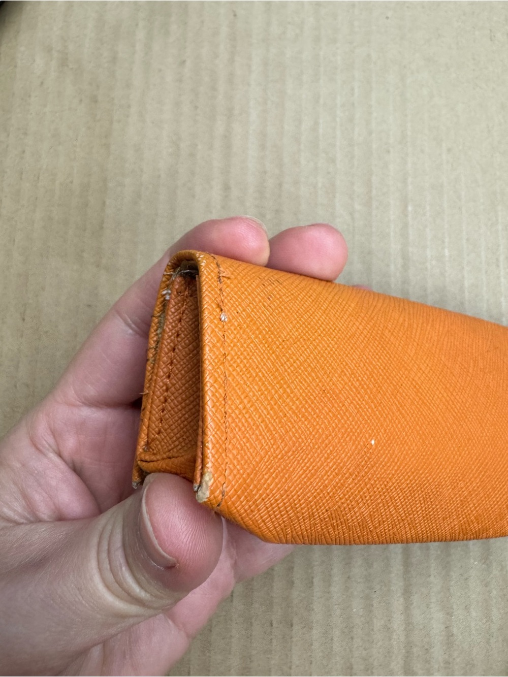 Tory Burch Orange Saffiano Leather Sunglass Case with Gold Logo - Picture 4 of 6